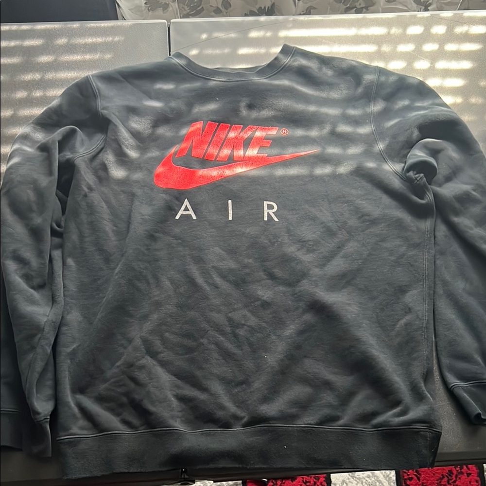 Nike Black and Red Crewneck Sweater